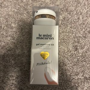 Le mini macaroon manicure